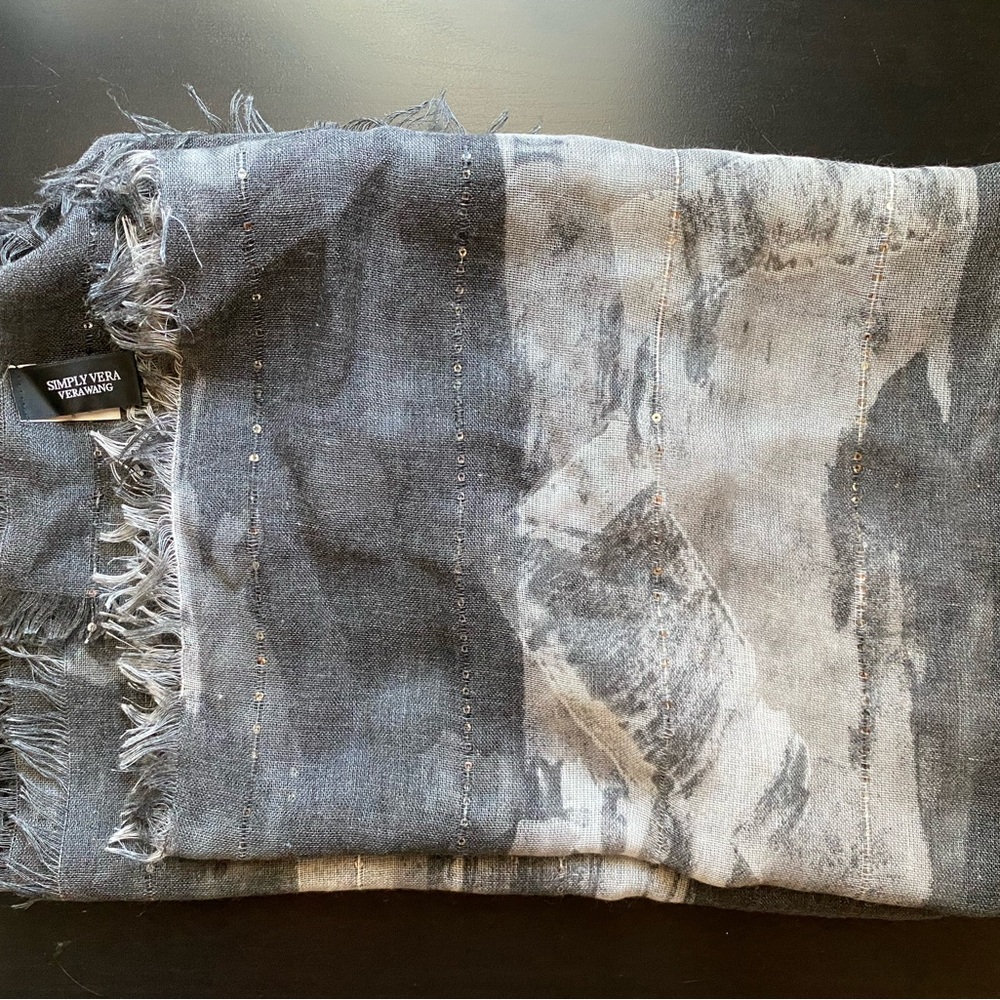 Simply Vera Vera Wang Gray and Black Scarf